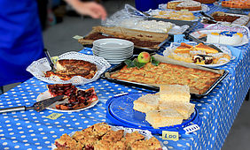 SPENDENÜBERGABE DANK ERFOLGREICHER TOMBOLA- & KUCHENAKTION